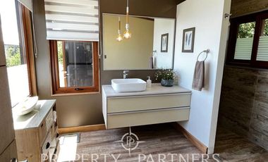 Casa con vista panoramica al Lago Ranco y volcanes