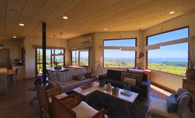 Casa con vista panoramica al Lago Ranco y volcanes