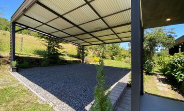Casa con vista panoramica al Lago Ranco y volcanes