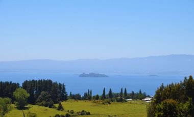 Casa con vista panoramica al Lago Ranco y volcanes