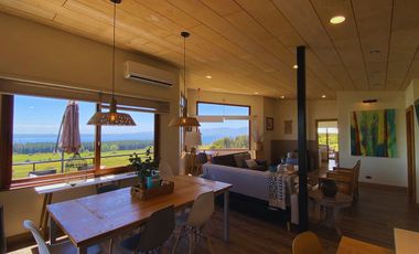 Casa con vista panoramica al Lago Ranco y volcanes