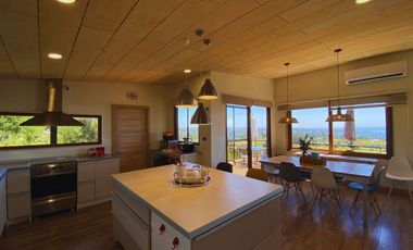 Casa con vista panoramica al Lago Ranco y volcanes