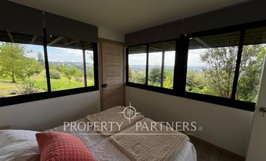 Casa con vista panoramica al Lago Ranco y volcanes