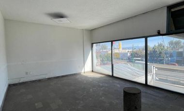 Local comercial sobre Av. Paseo Tollocan