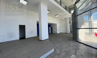 Local comercial sobre Av. Paseo Tollocan