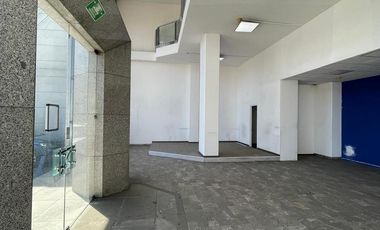 Local comercial sobre Av. Paseo Tollocan