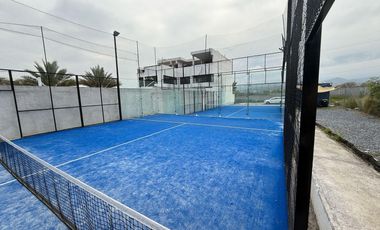 TERRENO EN RENTA CON CANCHAS DE PADEL EN EL YERBANIZ
