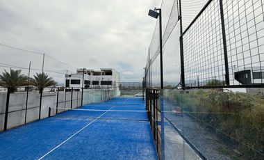 TERRENO EN RENTA CON CANCHAS DE PADEL EN EL YERBANIZ