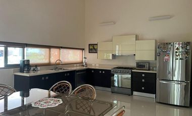 Casa en venta en Privada Xpokin, Yucatan Country Club