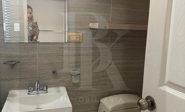 RENTA DE CASA EN JARDINES DE SAN PATRICO EN APODACA