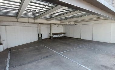 RENTA | Edificio de 336 m2 en 3 niveles, Arboledas del Parque, Qro.