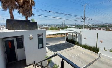 RENTA | Edificio de 336 m2 en 3 niveles, Arboledas del Parque, Qro.