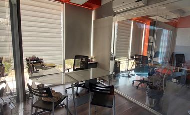 RENTA | Edificio de 336 m2 en 3 niveles, Arboledas del Parque, Qro.