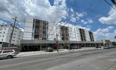 Locales en Venta en Cumbres 4to. Sector