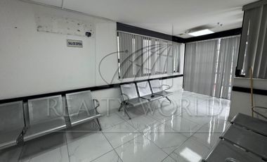 Edificio - Oficinas en Renta en Centro