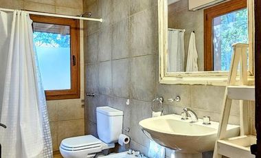 Casa N7 sobre el golf Arelauquen