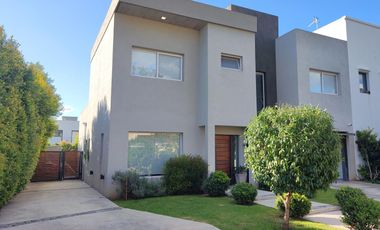 Casa en Venta Apto Credito, Los Olivares.