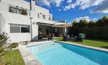 Casa en Venta Apto Credito, Los Olivares.