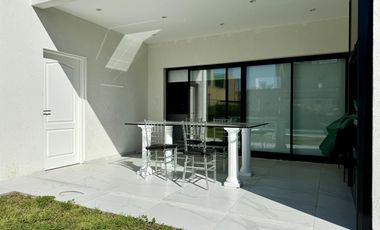 Casa en Alquiler y Venta Barrio Lagos de Canning