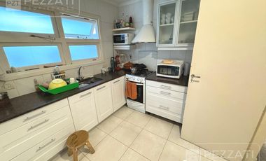 Casa en  alquiler. Zona Güemes. Solo uso comercial. Ideal centros de estètica, pilates, centros de rehabiitacion