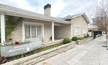 Casa en  alquiler. Zona Güemes. Solo uso comercial. Ideal centros de estètica, pilates, centros de rehabiitacion