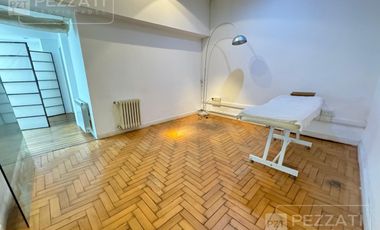 Casa en  alquiler. Zona Güemes. Solo uso comercial. Ideal centros de estètica, pilates, centros de rehabiitacion