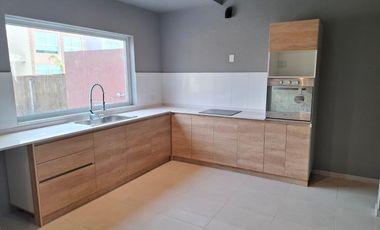 Alquilo casa 4 ambientes en Buenos Aires Village - Bella Vista