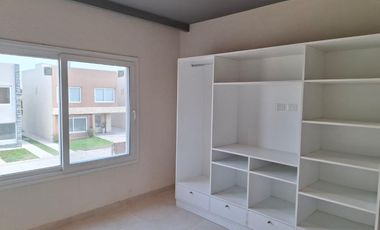 Alquilo casa 4 ambientes en Buenos Aires Village - Bella Vista