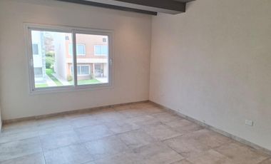 Alquilo casa 4 ambientes en Buenos Aires Village - Bella Vista