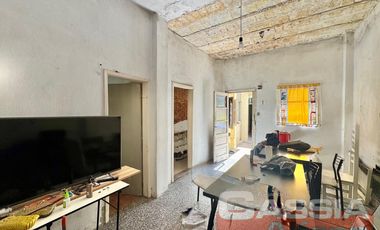 CASA MULTIFAMILIAR SOBRE AMPLIO LOTE TODOS LOS SERVICIOS EN UNA PLANTA