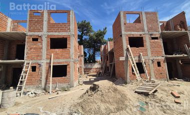 Departamento con espacio vehicular, balcón y terraza en San Bernardo