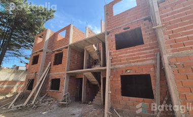 Departamento con espacio vehicular, balcón y terraza en San Bernardo