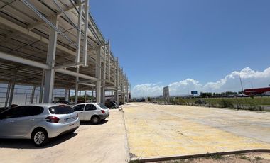 Locales comerciales en ubicación estratégica – Circunvalación  entre Spilimbergo y Monseñor Pablo Cabrera