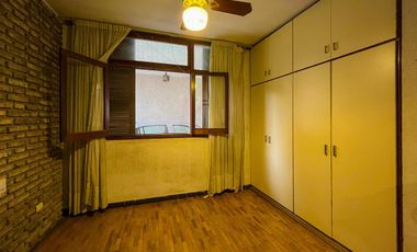 Casa de 3 dormitorios frente a la plaza de Baigorria