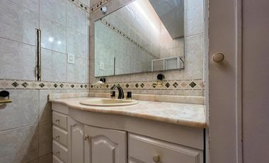 Casa de 3 dormitorios frente a la plaza de Baigorria