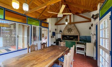 Casa de 3 dormitorios frente a la plaza de Baigorria