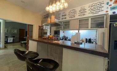 Venta Casa 2 dormitorios, cochera, quincho y pileta en Fisherton