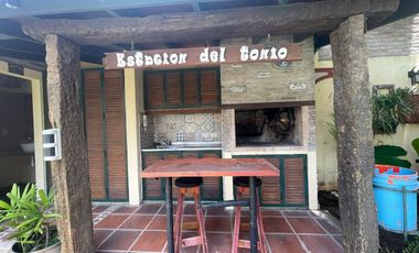 Venta Casa 2 dormitorios, cochera, quincho y pileta en Fisherton