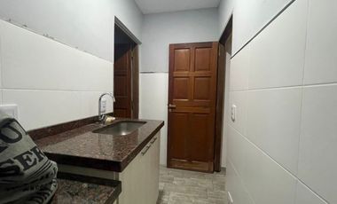 Venta Casa 2 dormitorios, cochera, quincho y pileta en Fisherton