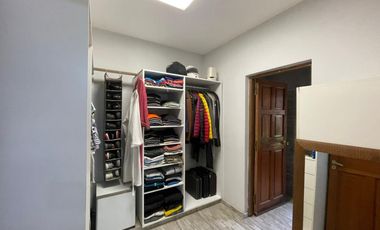 Venta Casa 2 dormitorios, cochera, quincho y pileta en Fisherton