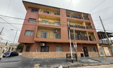Departamento dos ambientes planta baja con patio en alquiler en Wilde