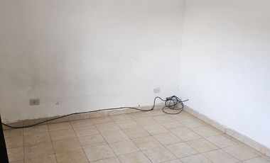 Departamento 2 ambientes al frente con balcón interno y Patio