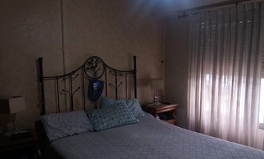 Se vende en casa en Lanús este. Se aceptan ofertas, urgente por viaje!