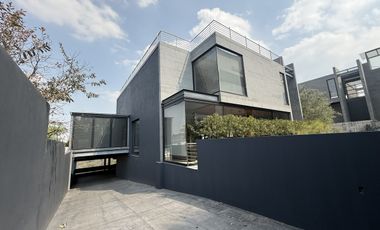 Estrena casa en venta en Lomas Country club