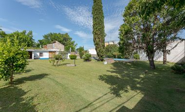 CASA DE 3 DORMITORIOS CON GRAN TERRENO DE 1.600 M2