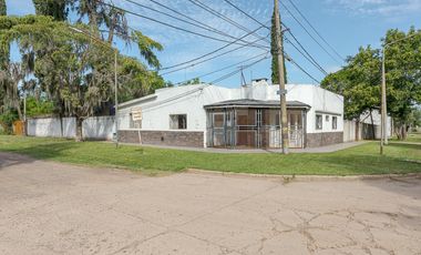 CASA DE 3 DORMITORIOS CON GRAN TERRENO DE 1.600 M2
