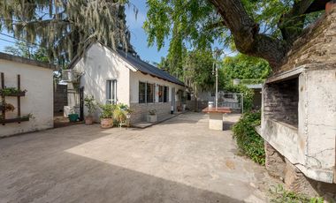 CASA DE 3 DORMITORIOS CON GRAN TERRENO DE 1.600 M2