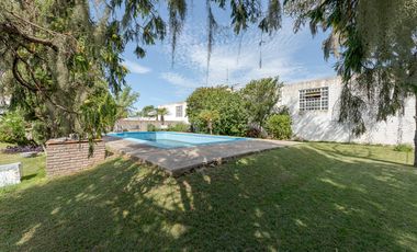 CASA DE 3 DORMITORIOS CON GRAN TERRENO DE 1.600 M2