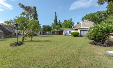 CASA DE 3 DORMITORIOS CON GRAN TERRENO DE 1.600 M2