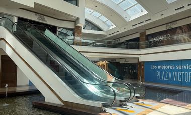 Local comercial en Plaza Victoria Interlomas
